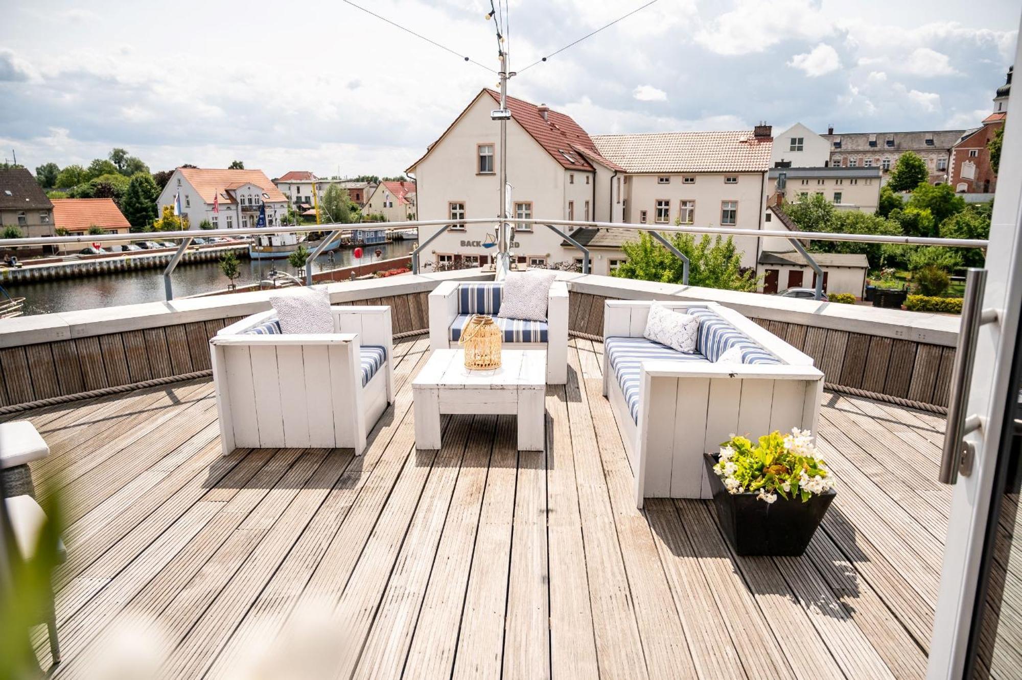Hafenhotel Pommernyacht Ueckermünde Exteriér fotografie