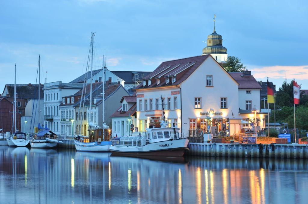 Hafenhotel Pommernyacht Ueckermünde Exteriér fotografie