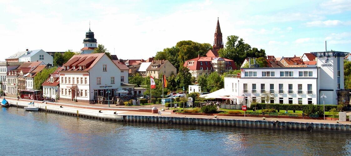 Hafenhotel Pommernyacht Ueckermünde Exteriér fotografie